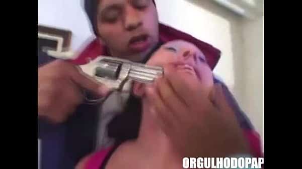 Novinha sendo estuprada por dois bandidos armados