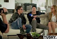 Conto porno dessa loira deliciosa tomando uma dupla penetração